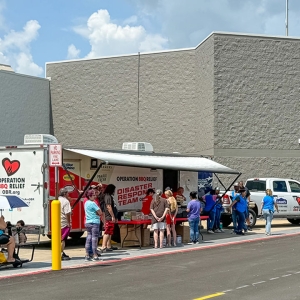 Disaster relief food set up